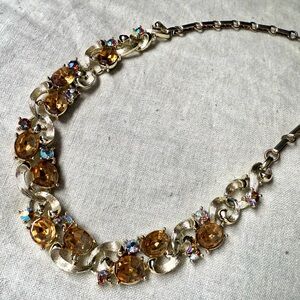 Vintage Gold-Tone Lisner Necklace with Amber Crystal Accents